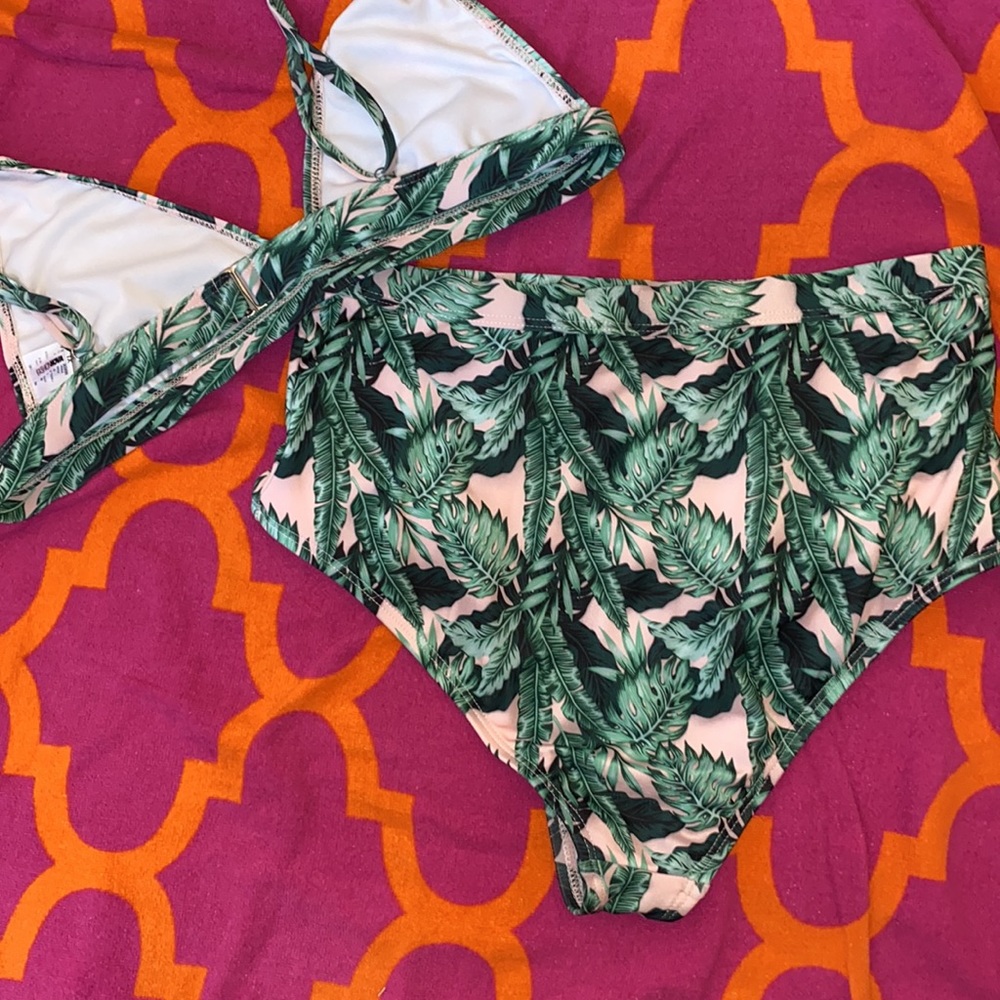 Fashion Nova- High Waisted Tropical Leaf Bikini - Picture 2 of 7